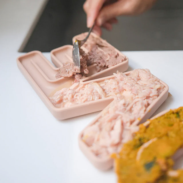 Lambwolf Collective Schleckmatte LOVE, Brick Interaktiv