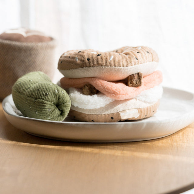 Lambwolf Collective Schnüffelspielzeug BAGEL & PICKLE Interaktiv