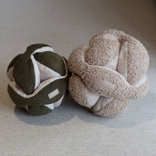 Lambwolf Collective Schnüffelspielzeug MONTI, Pinien-Grün Interaktiv