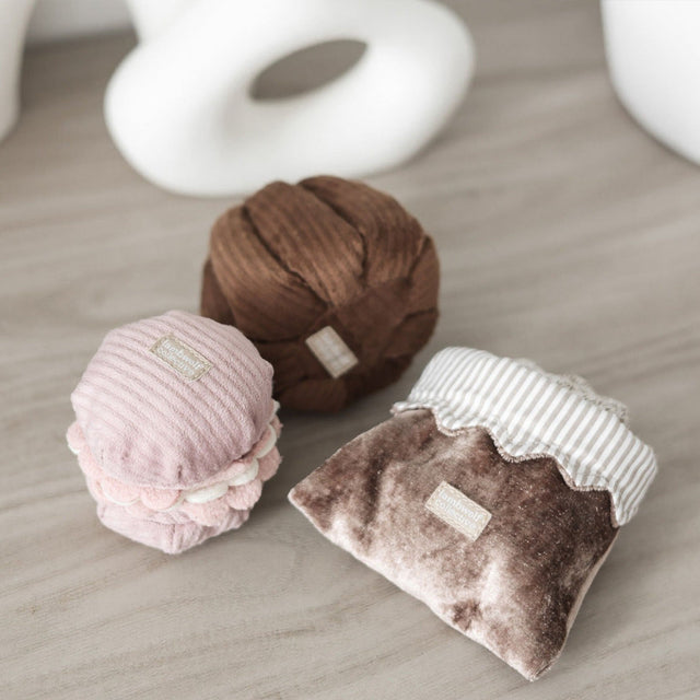 Lambwolf Collective Schnüffelspielzeug PETITE TWO, Macaron + Madeleine Interaktiv