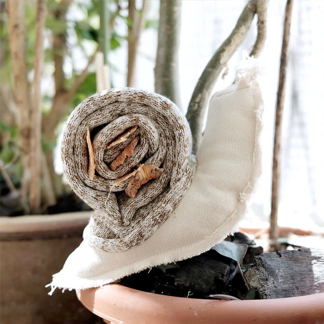 Lambwolf Collective Schnüffelspielzeug SNAIL Interaktiv