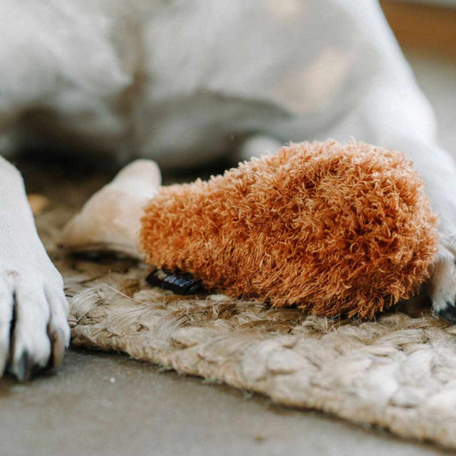 P.L.A.Y. Hundespielzeug, Flubby's Fried Chicken Stoffspielzeug