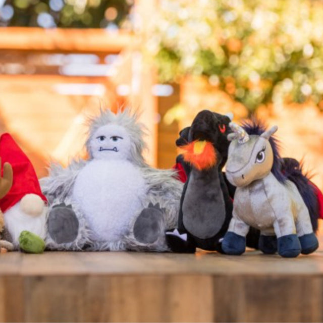 P.L.A.Y. Hundespielzeug | Ned The Gnome Stoffspielzeug