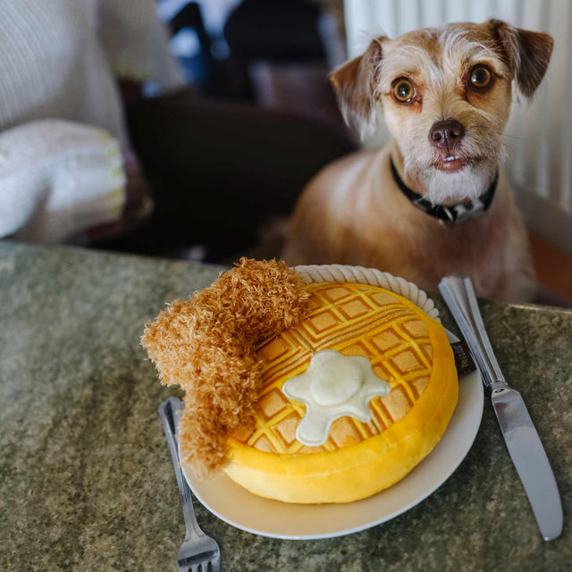 P.L.A.Y. Hundespielzeug | Chicken & Woofles Stoffspielzeug