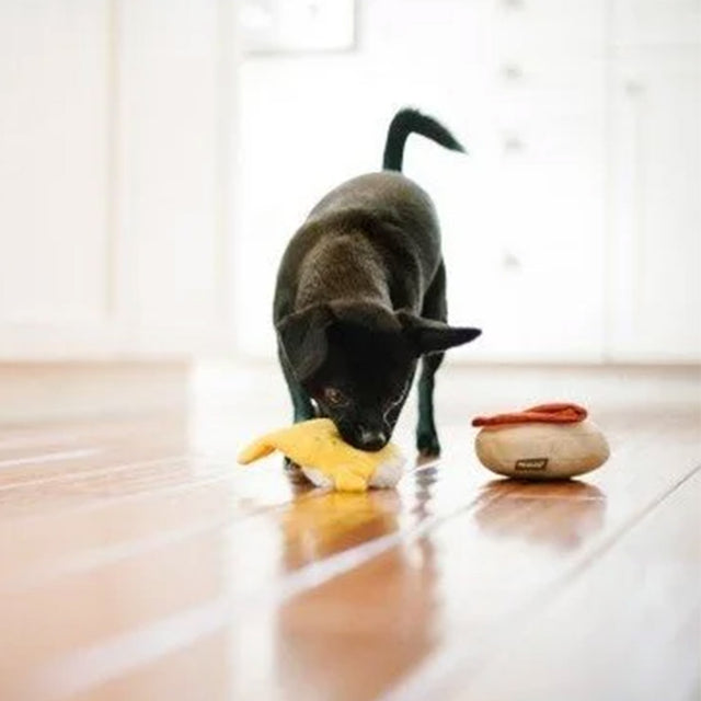 P.L.A.Y. Hundespielzeug | Benny’s Benedict Stoffspielzeug