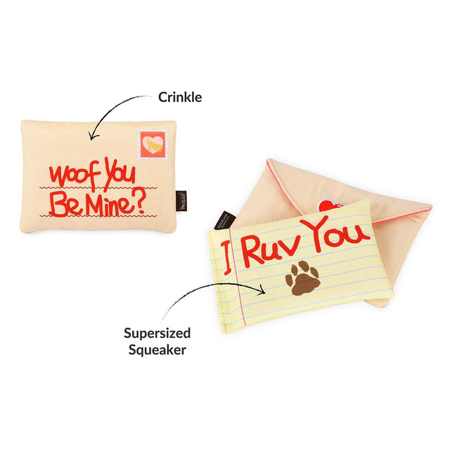 P.L.A.Y. Hundespielzeug Liebesbrief „I Ruv You" Stoffspielzeug