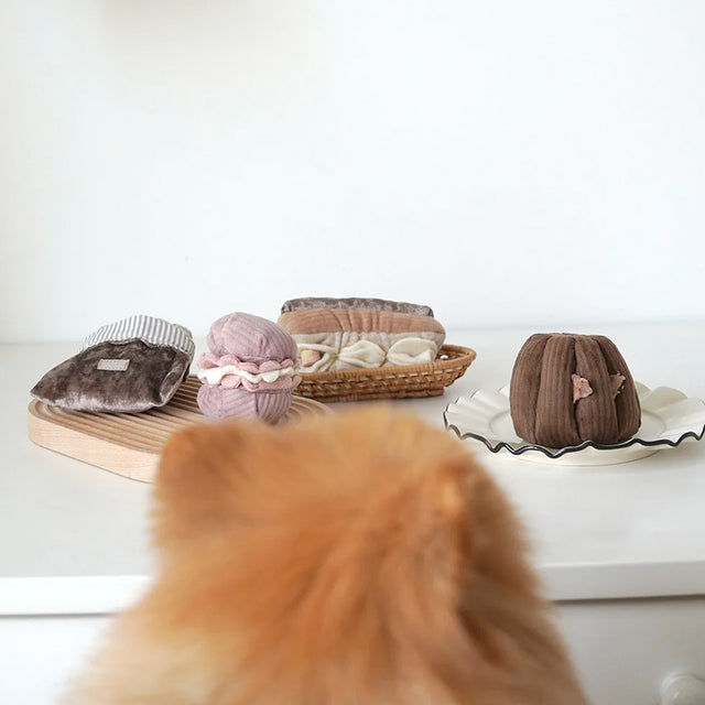 Lambwolf Collective Schnüffelspielzeug CANELÉ Kuchen Interaktiv