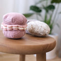 Lambwolf Collective Schnüffelspielzeug PETITE TWO, Macaron + Madeleine Interaktiv