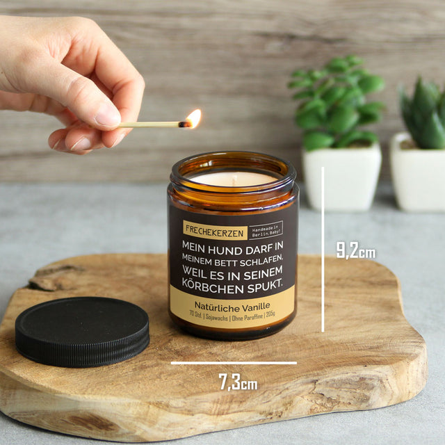 mysoy Duftkerzen Manufaktur Duftkerze „Mein Hund darf in meinem Bett schlafen ...“, Natürliche Vanille Duftkerze